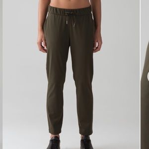 On the Fly Pant (Dark Olive)